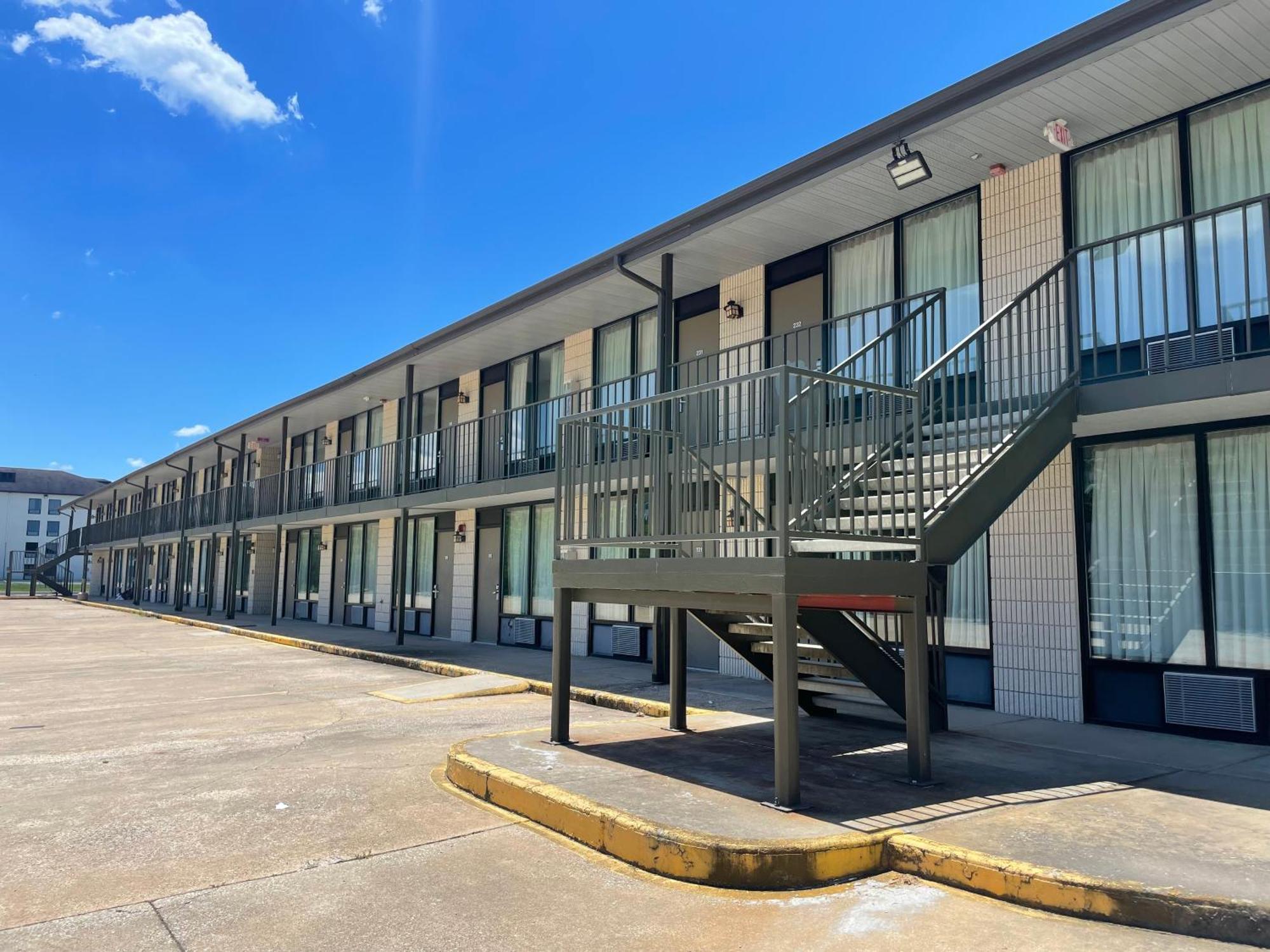 Ramada By Wyndham Branson Theatre District Hotel ภายนอก รูปภาพ