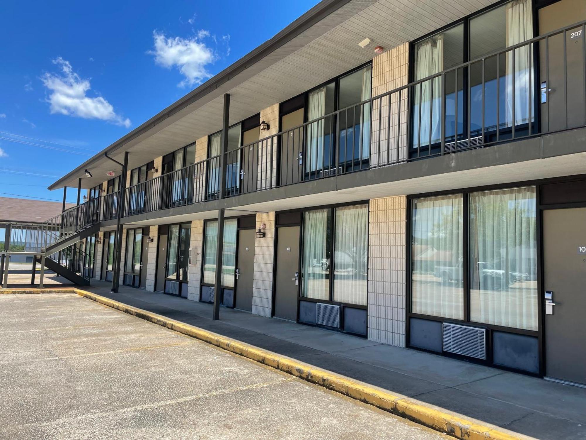 Ramada By Wyndham Branson Theatre District Hotel ภายนอก รูปภาพ
