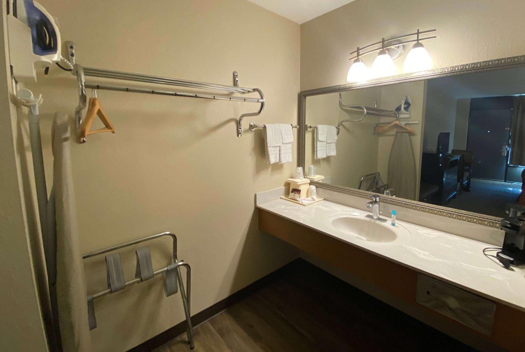 Ramada By Wyndham Branson Theatre District Hotel ภายนอก รูปภาพ